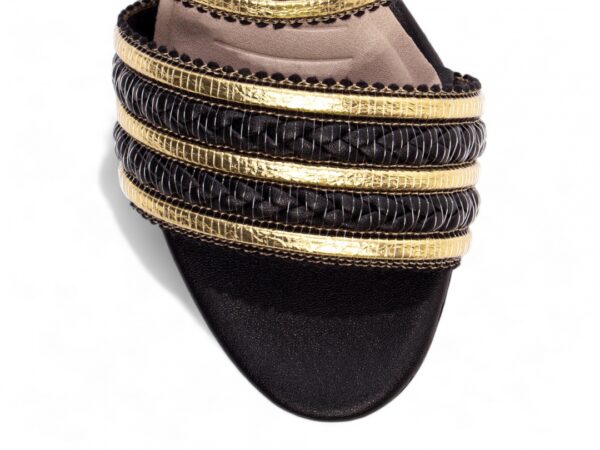 Sandália Tamanco Feminino Cor Preto Detalhe Dourado - Imagem 6