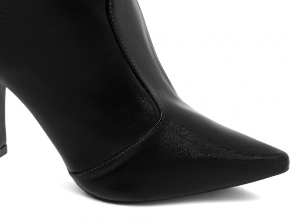 Bota Feminina Preta Elegante com Fivela  com Salto Conforto Estilosa - Imagem 7