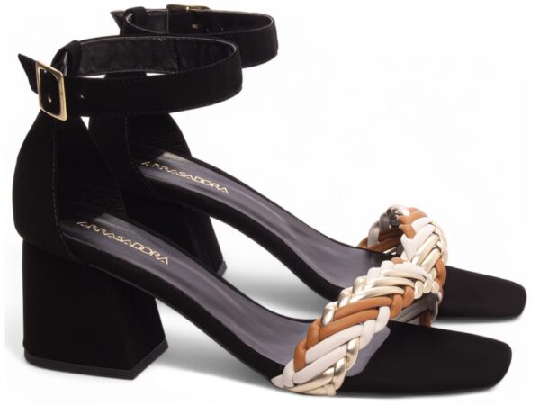 Sandalia Elegante Arrasadora Preto Caramelo Branco Salto - Imagem 4