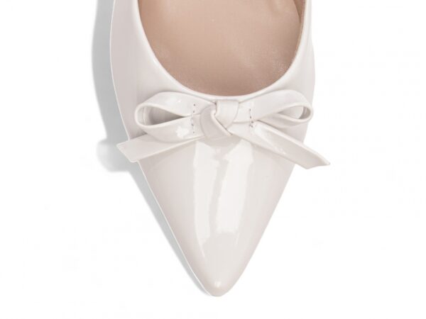Sapato Scarpin Salto Alto Verniz Branco  Laço Confortável Elegante - Imagem 6