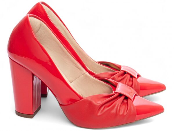 Sapato Scarpin Salto Alto Verniz Vermelho Tiras em Laço Confortável Elegante - Imagem 4