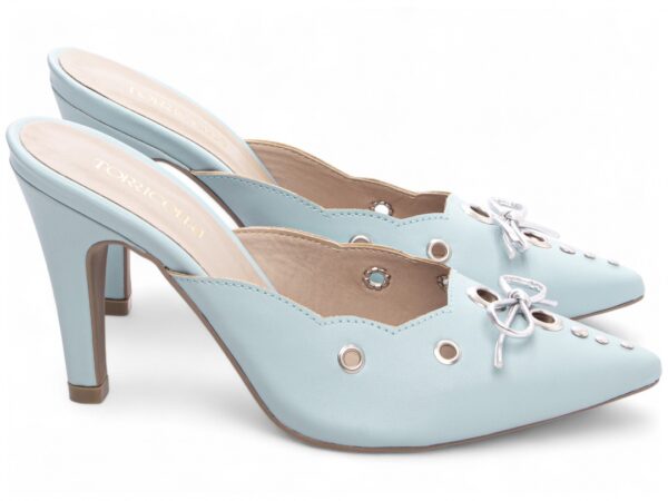 Sapato Scarpin Salto Alto Mule Azul Laço na Cor Prata e Apliques - Imagem 4