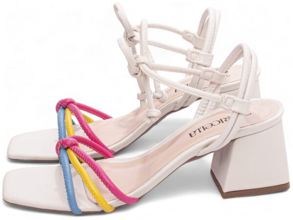 Sandália Feminina Salto Cor Off White Detalhe em Laço - Imagem 3