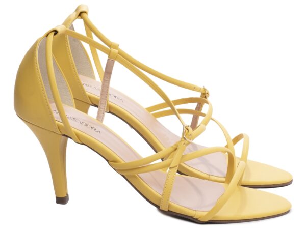 Sandalia Elegante Arrasadora Amarelo Dourado Bege Salto Fino - Imagem 3