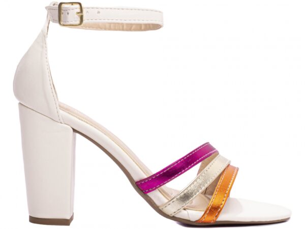 Sandália Feminina Salto Cor Off White com Ajuste - Imagem 5