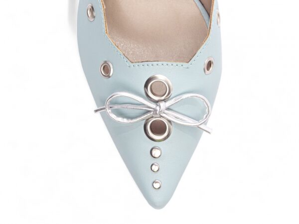 Sapato Scarpin Salto Alto Mule Azul Laço na Cor Prata e Apliques - Imagem 6