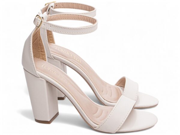 Sandália Feminina Salto Cor  Off White Com Ajuste - Imagem 4