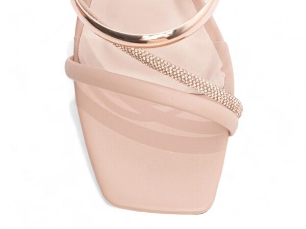 Sandália Feminina Salto Cor Rose com Detalhe Dourado ajuste - Imagem 6
