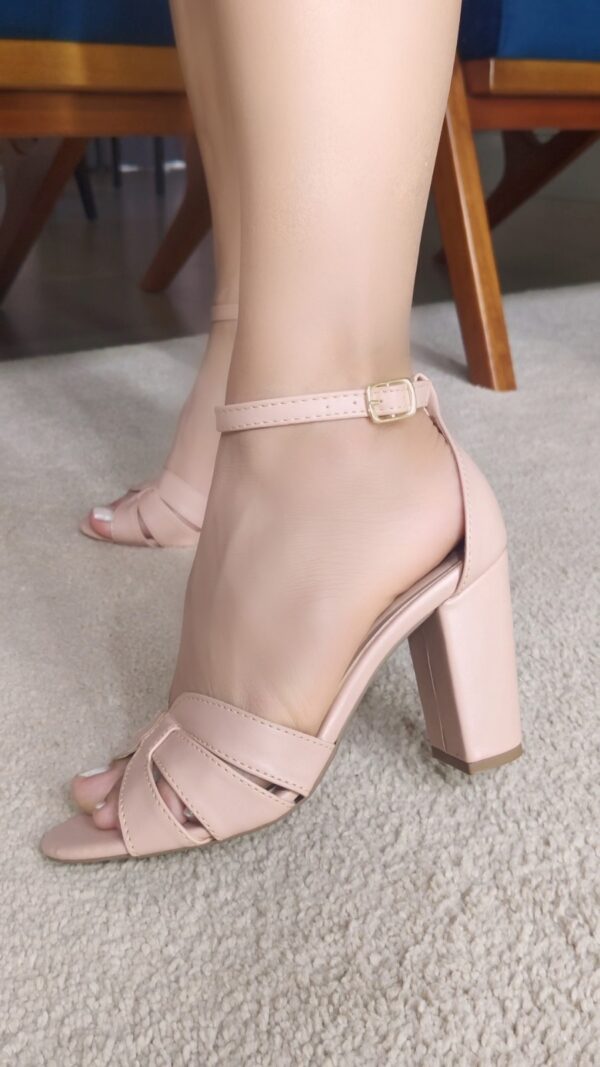Sandália Feminina Salto Alto Cor Rose com Fivela de Ajuste - Imagem 8