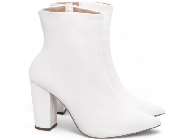 Bota Feminina Branca Elegante com Salto Conforto Estilosa