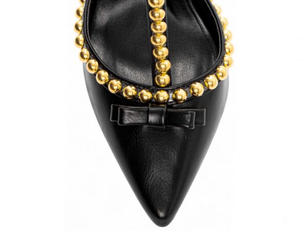 Sapato Scarpin Preto Detalhes Dourado Salto Alto - Imagem 6